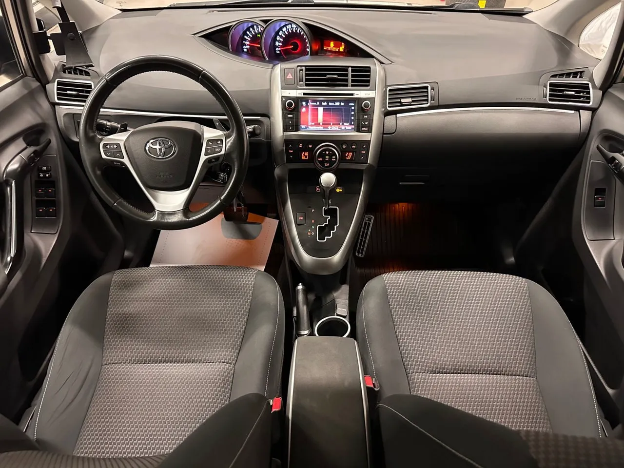 Vehicle image 11