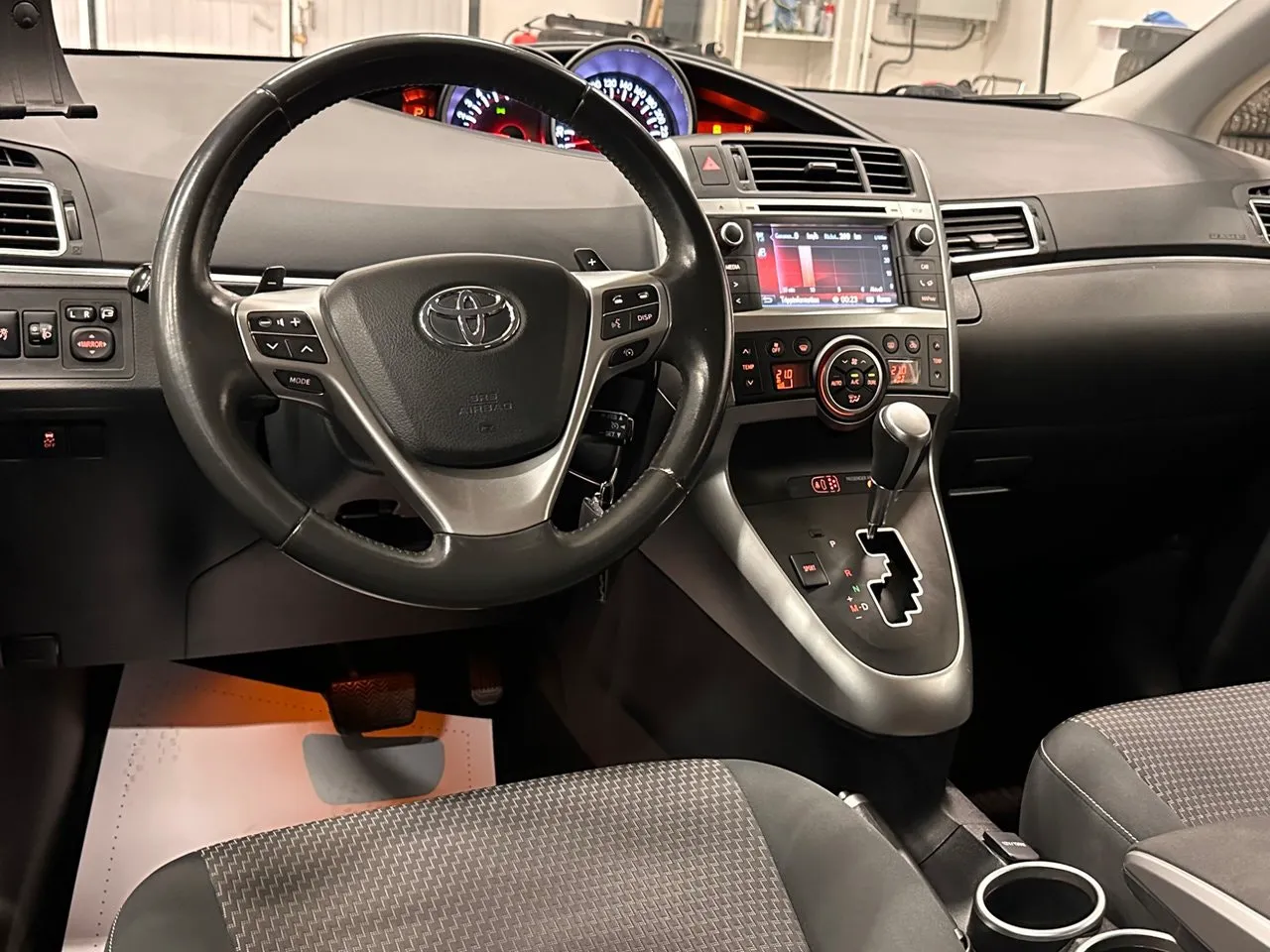 Vehicle image 9