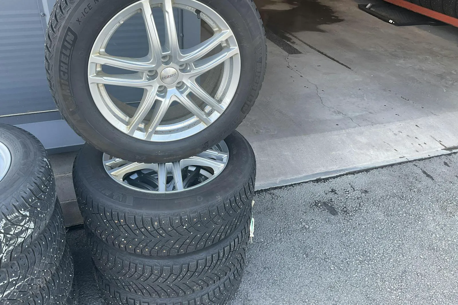 Vehicle image 21