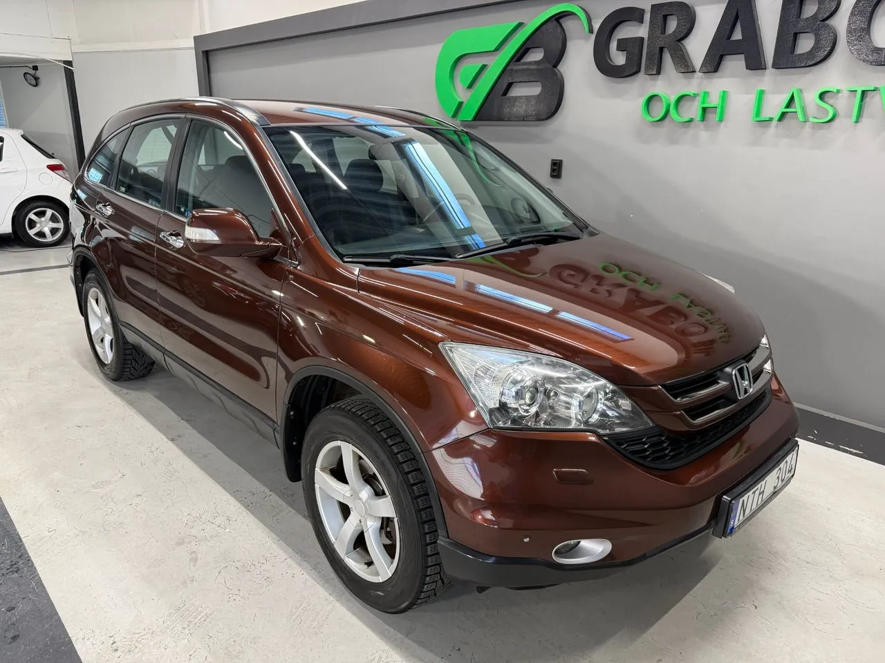 Vehicle image 6