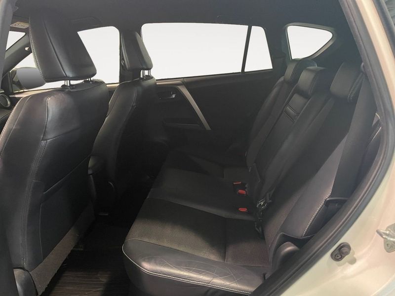 Toyota RAV4 bild 12