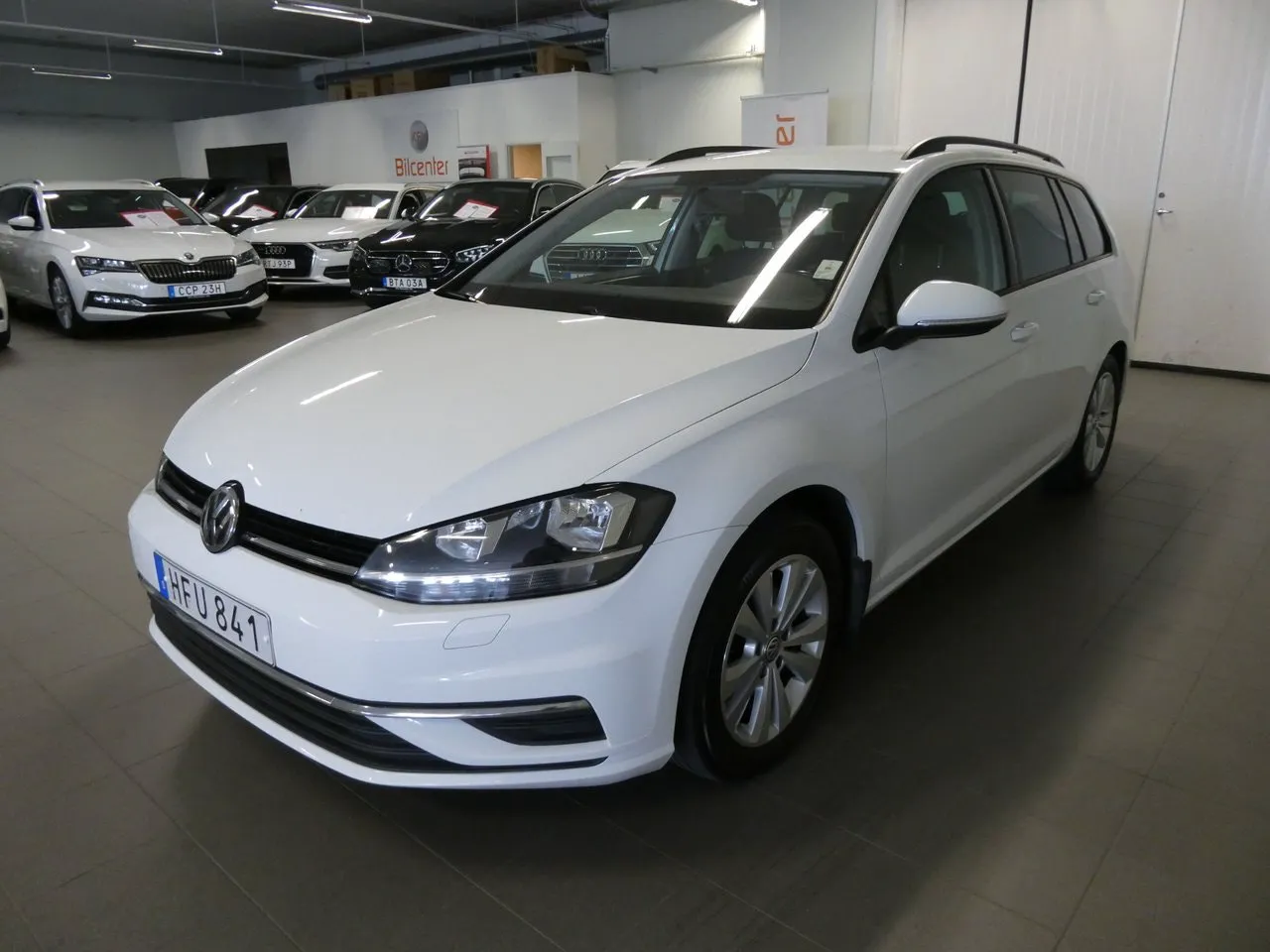 Vehicle image 6