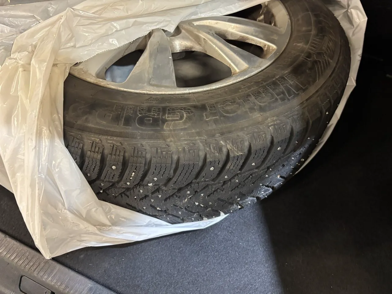 Vehicle image 16