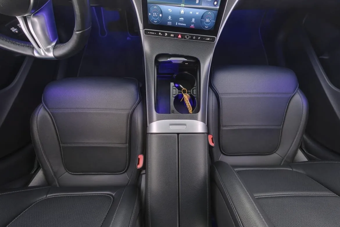 Vehicle image 18