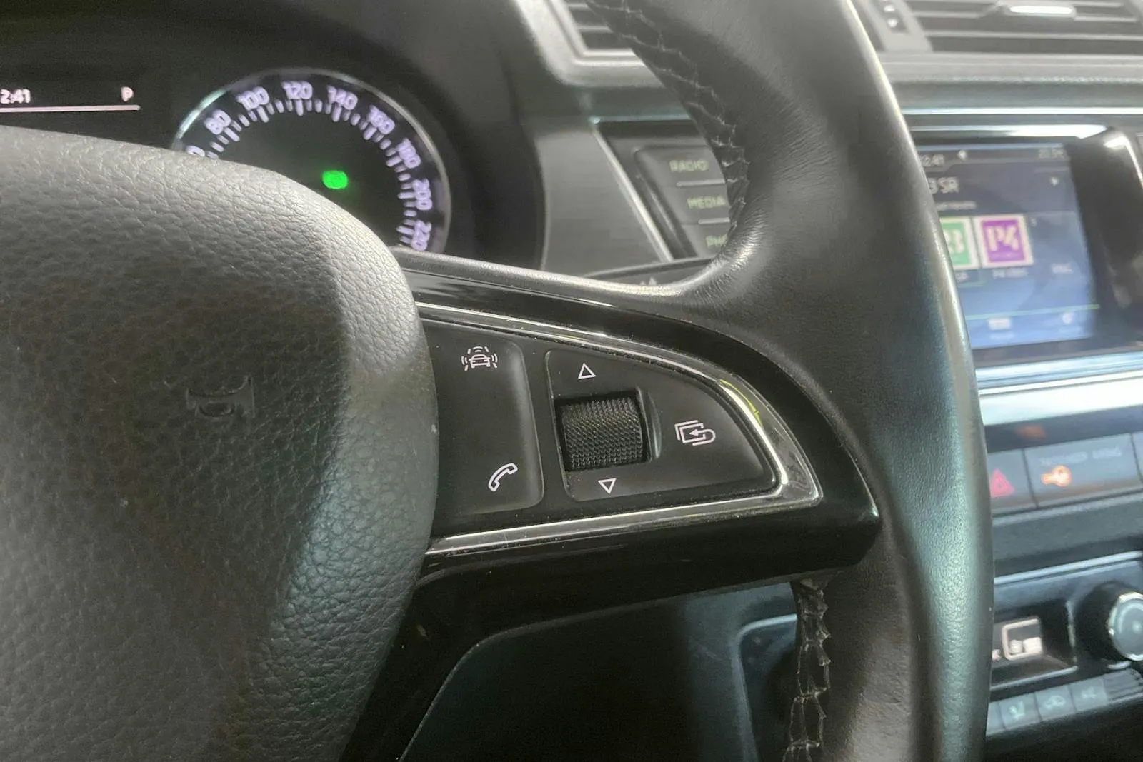 Vehicle image 15