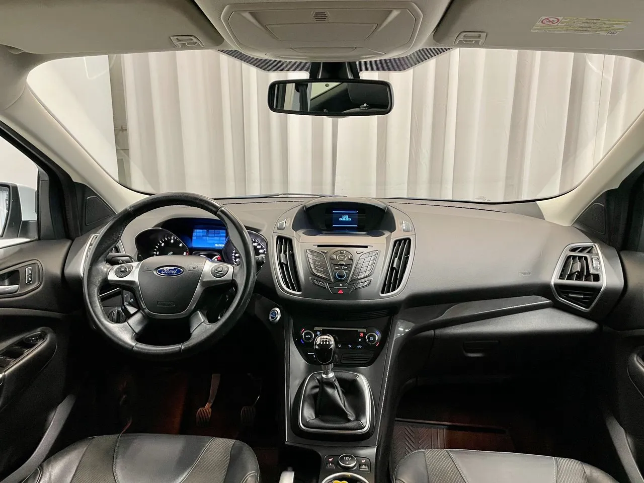 Vehicle image 15