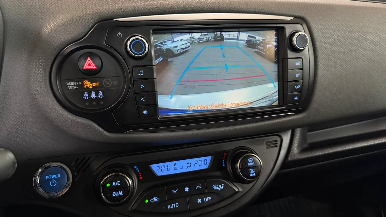 Vehicle image 14
