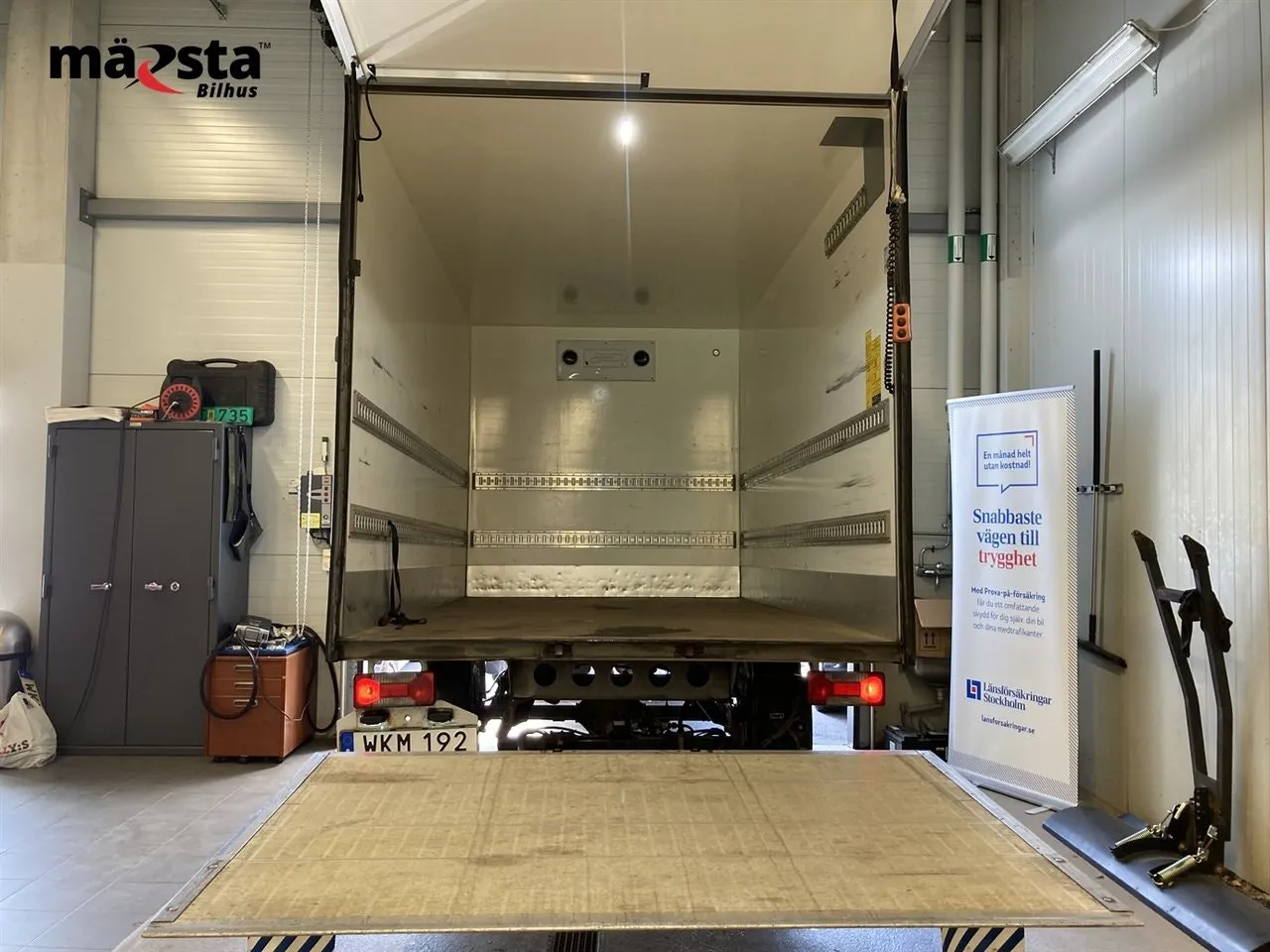 Vehicle image 13