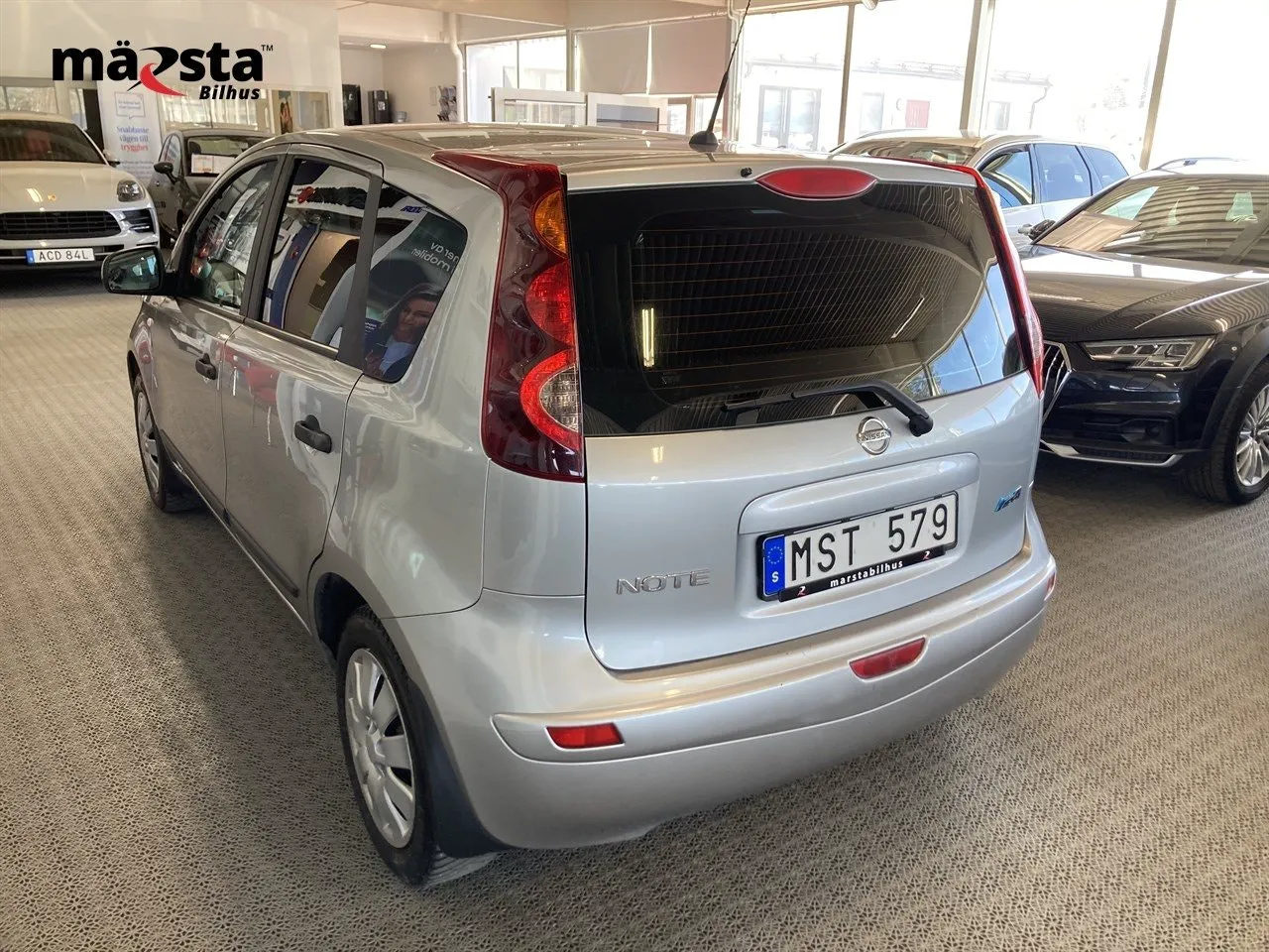 Vehicle image 3