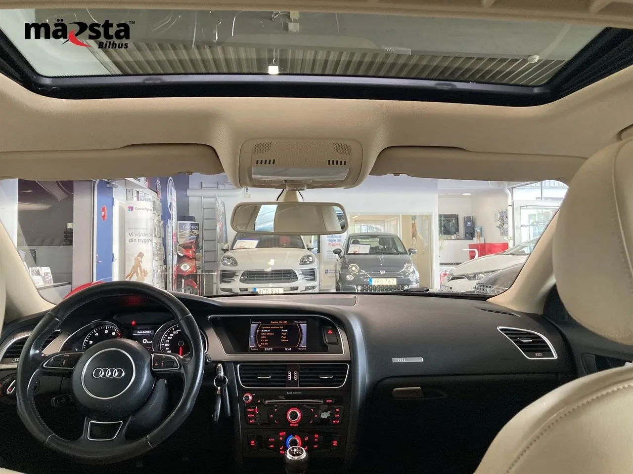 Vehicle image 14