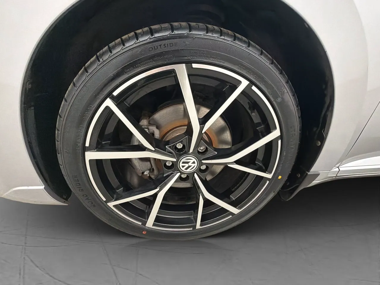 Vehicle image 33