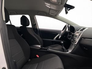Toyota Avensis bild 14