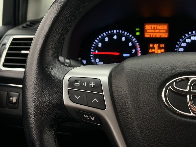Toyota Avensis bild 18