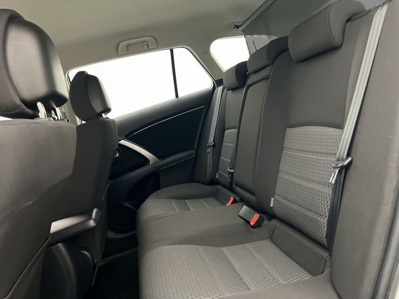 Toyota Avensis bild 16