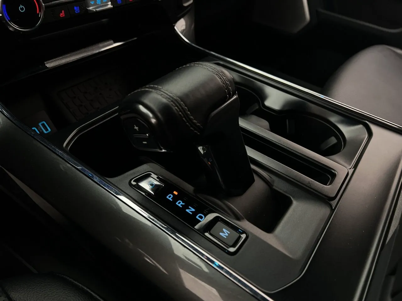 Vehicle image 32