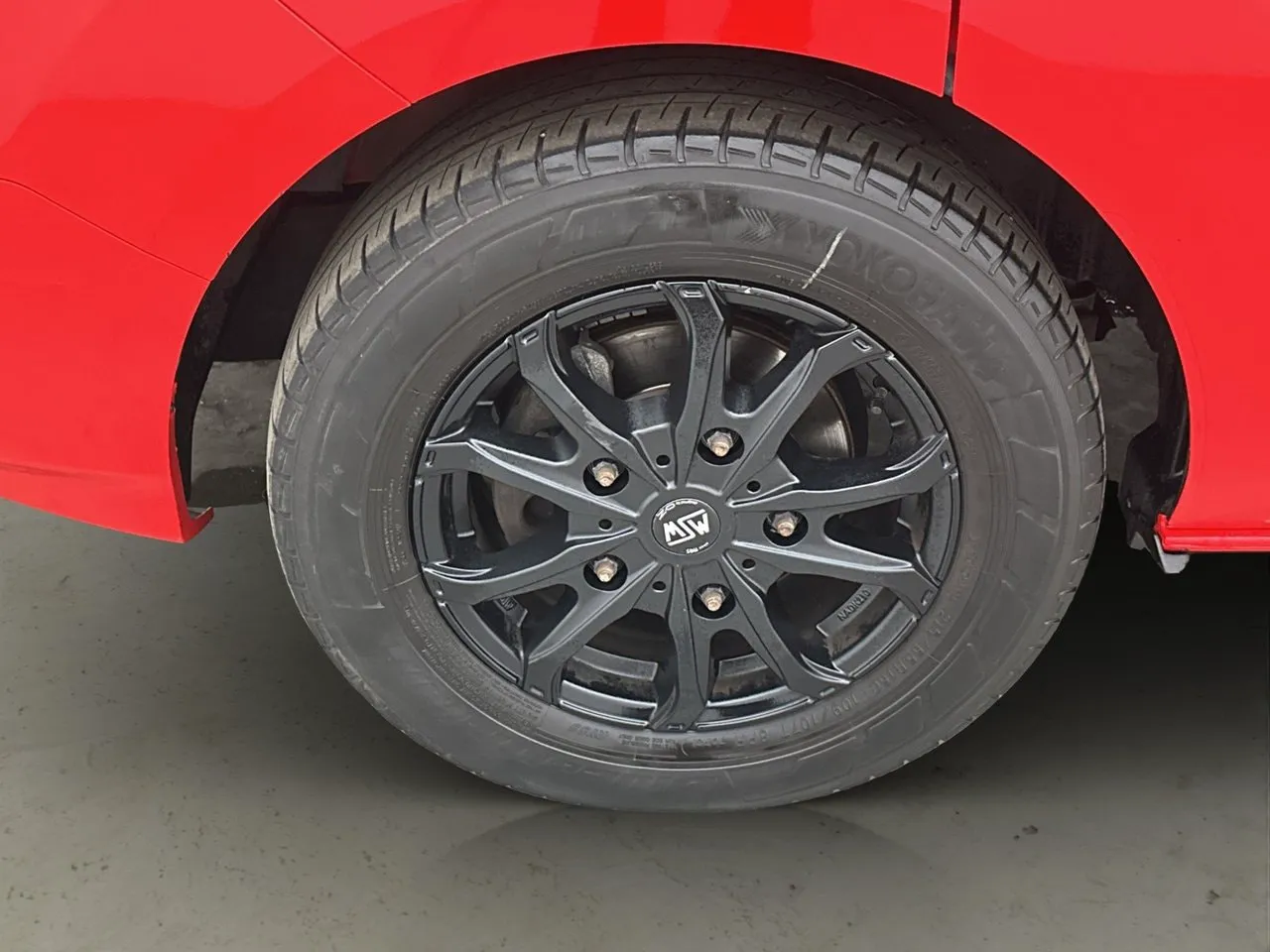 Vehicle image 26