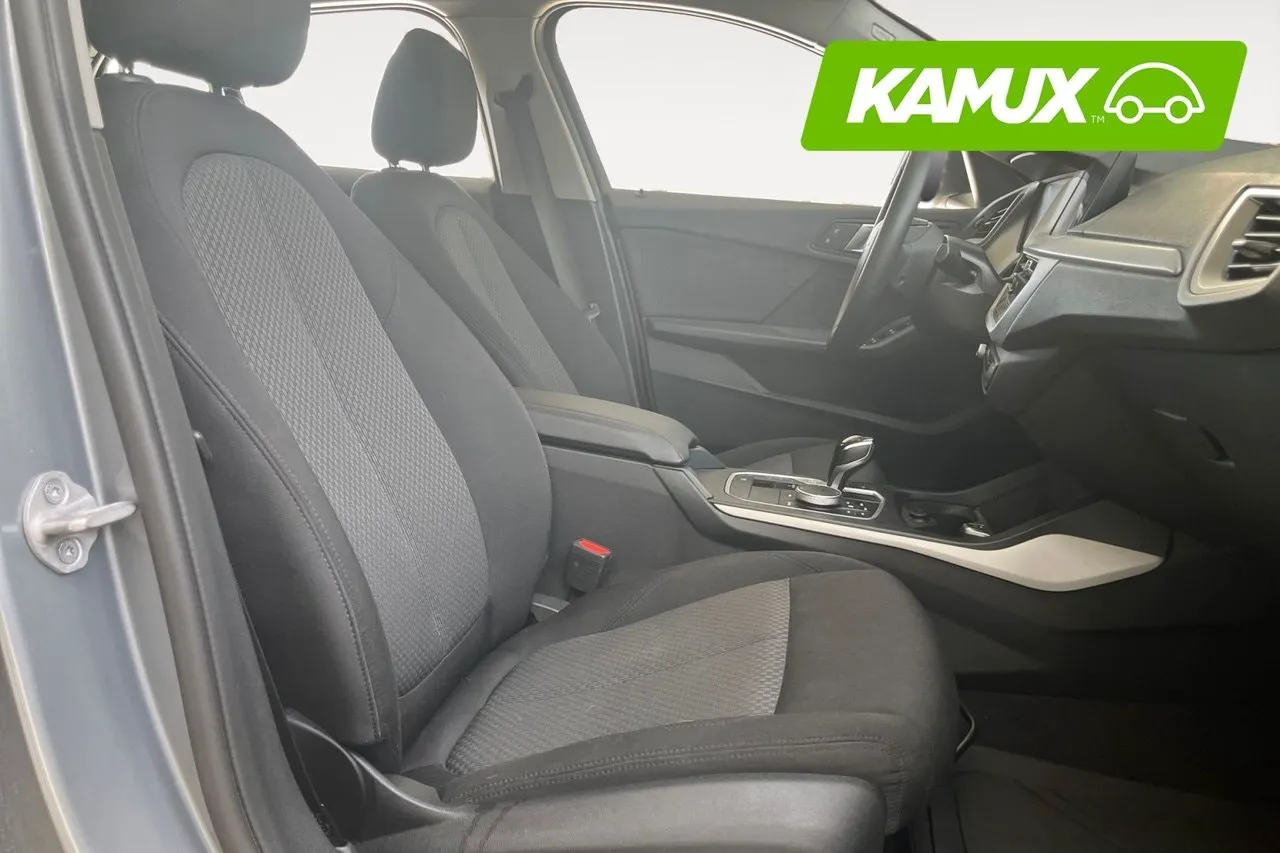 Vehicle image 15