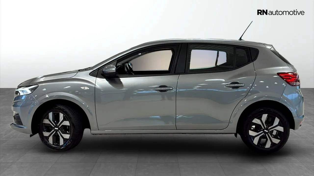 Vehicle image 15