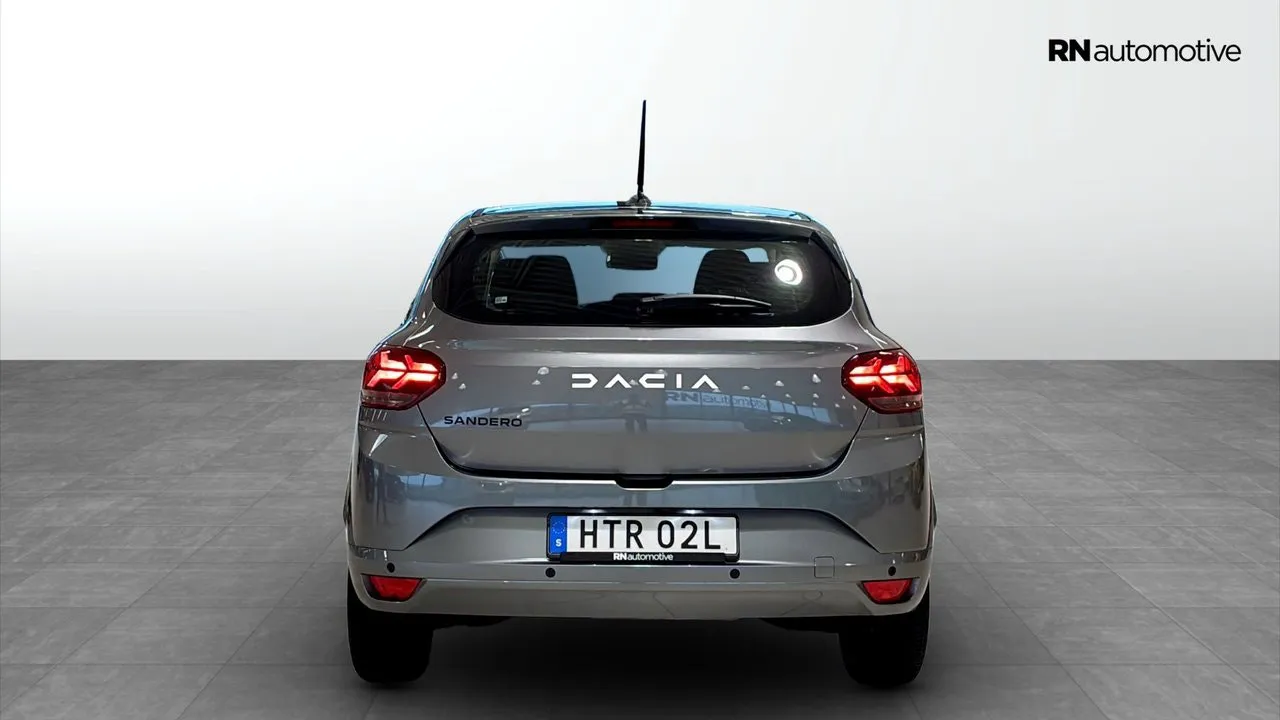 Vehicle image 6