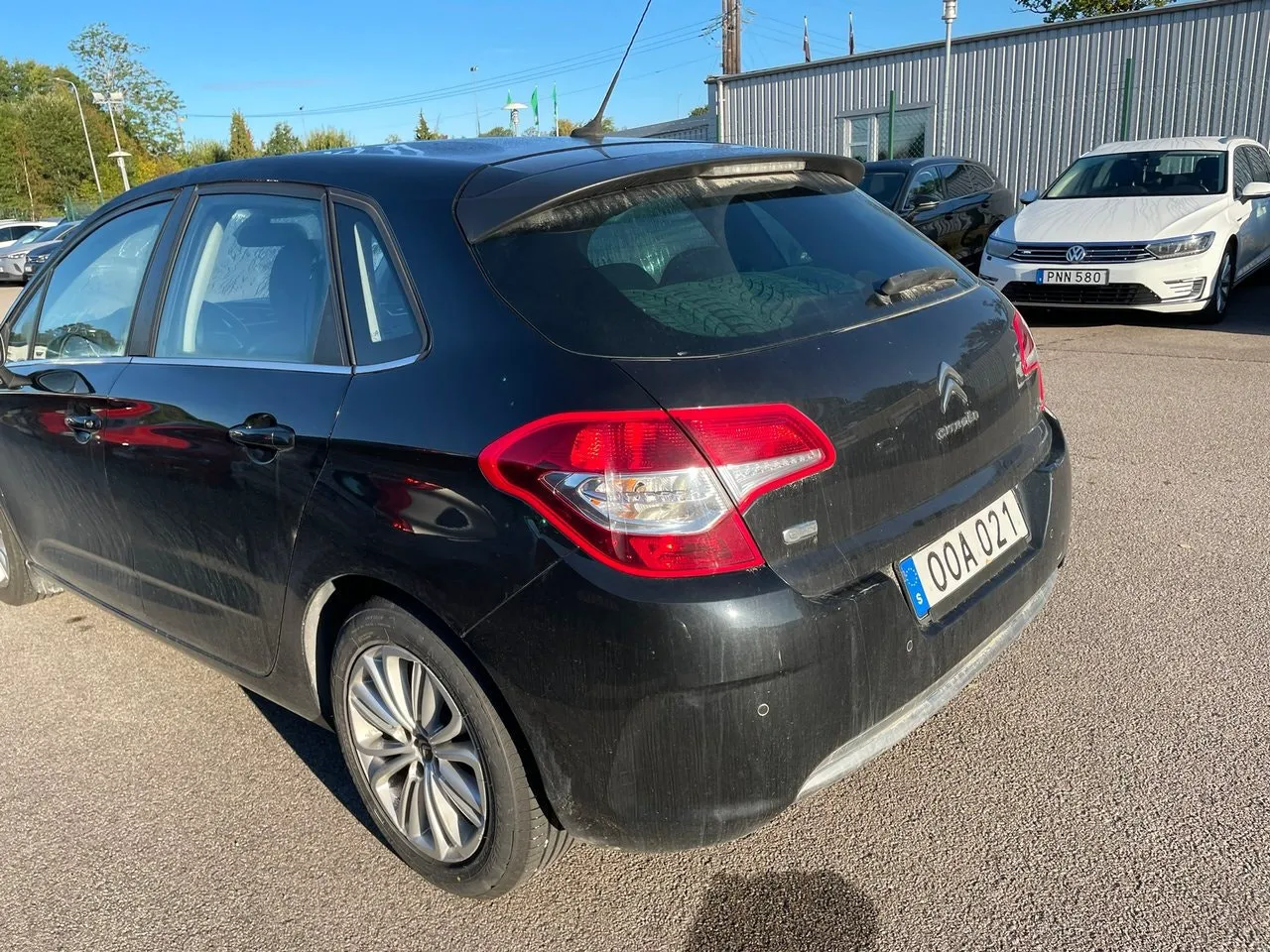 Vehicle image 3