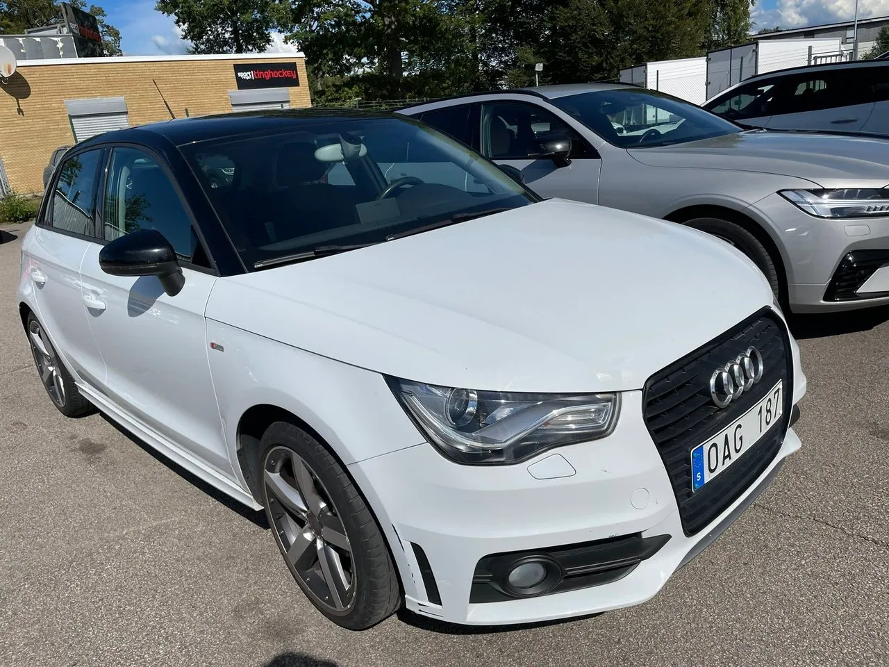 Vehicle image 1