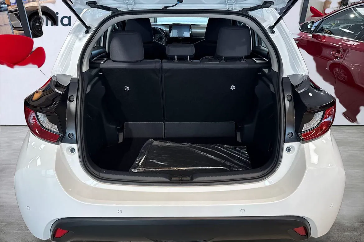 Vehicle image 11