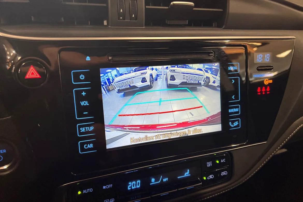 Vehicle image 14
