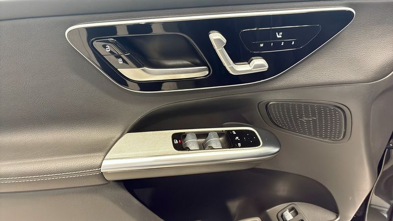 Mercedes GLC300 bild 11