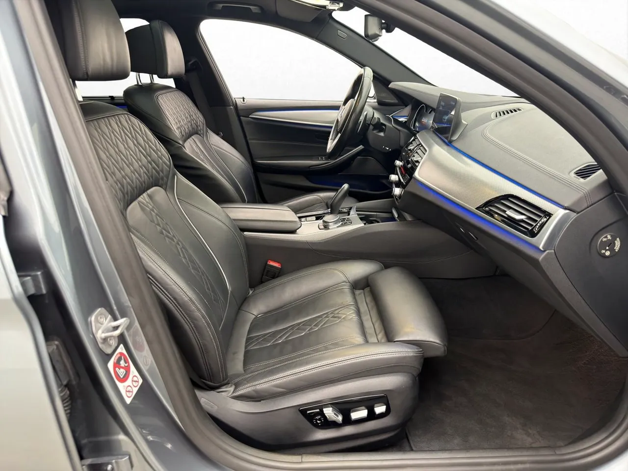 Vehicle image 33
