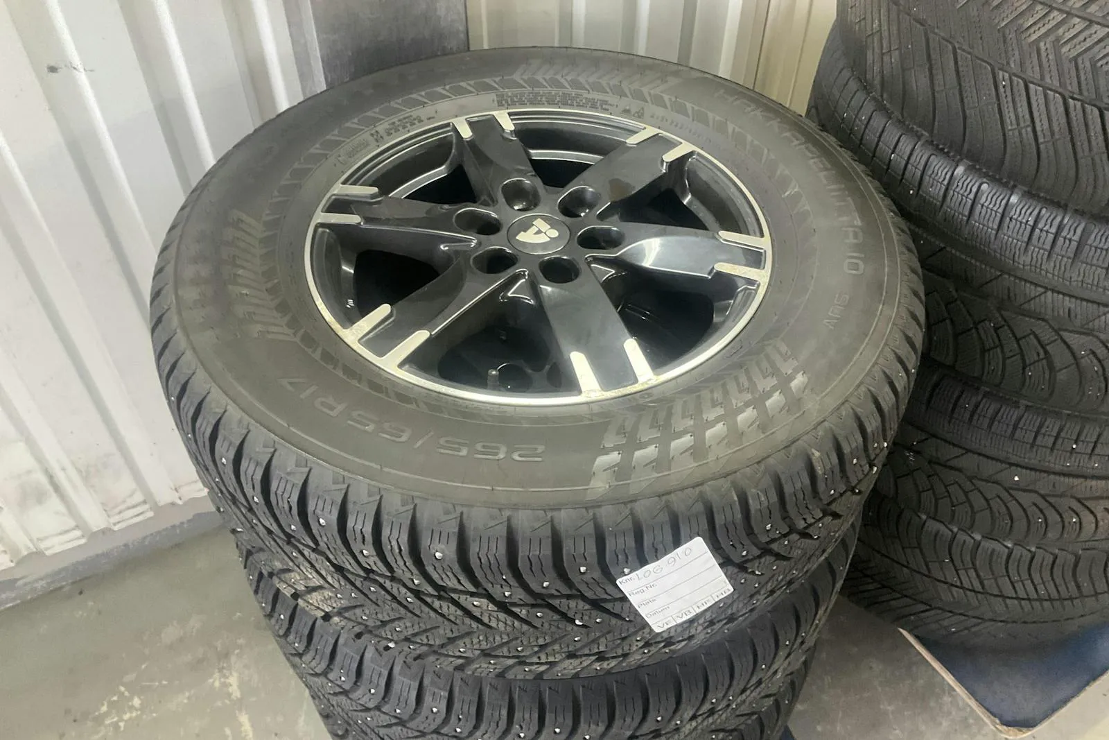Vehicle image 14
