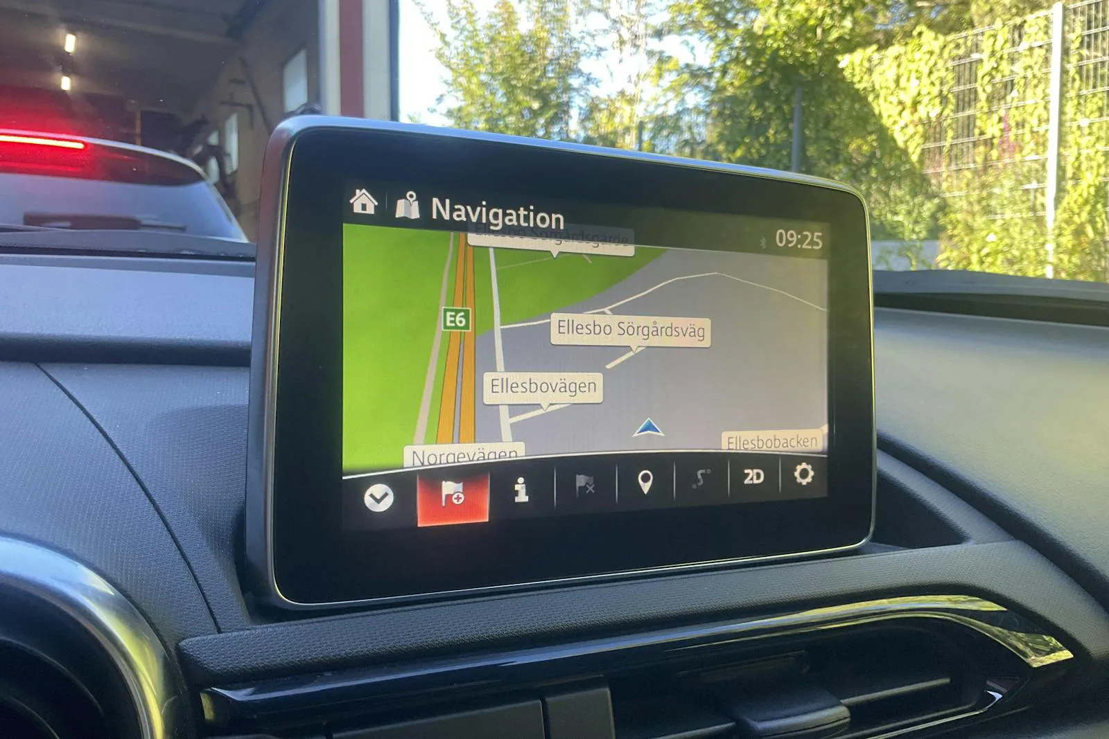 Vehicle image 10