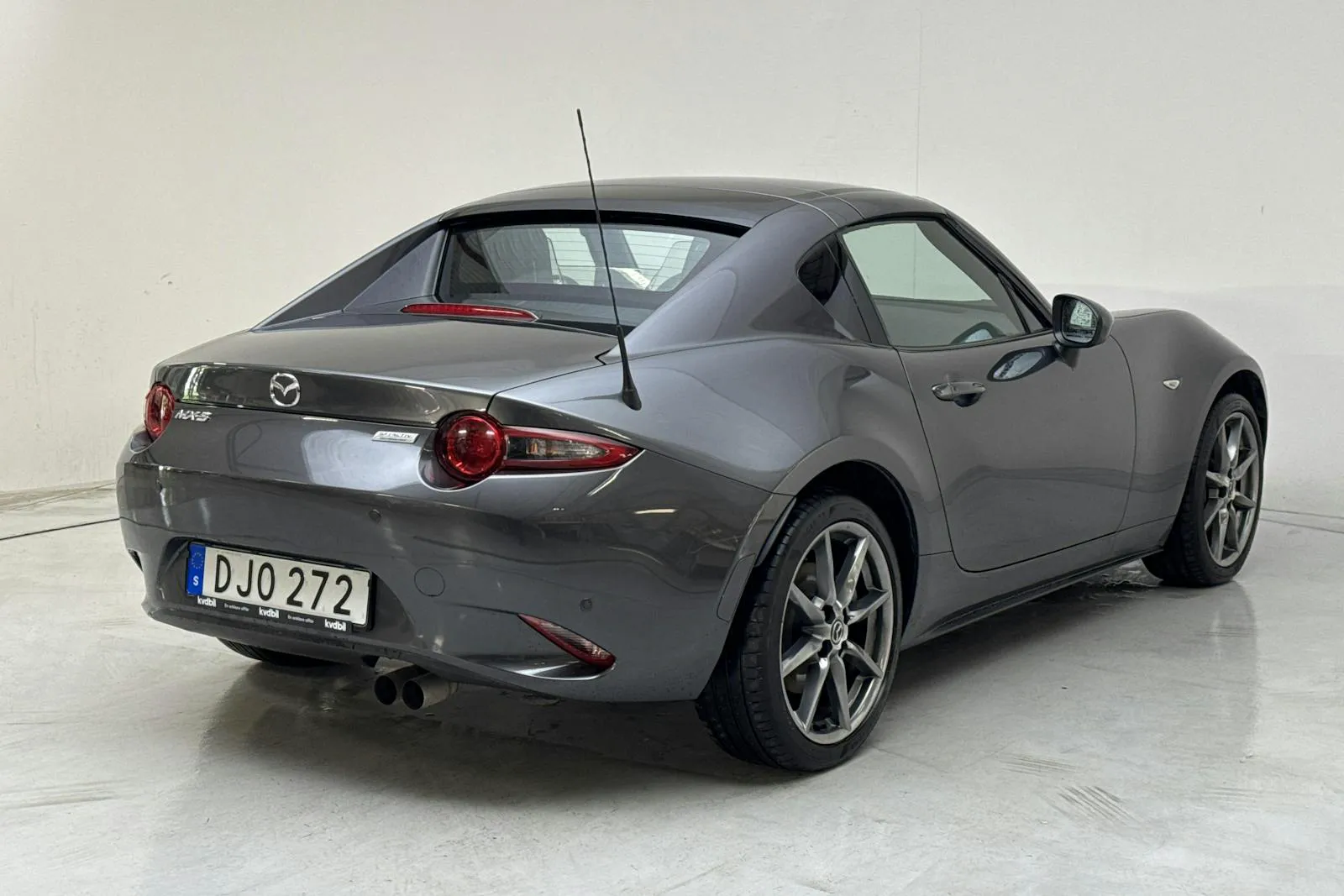 Vehicle image 7