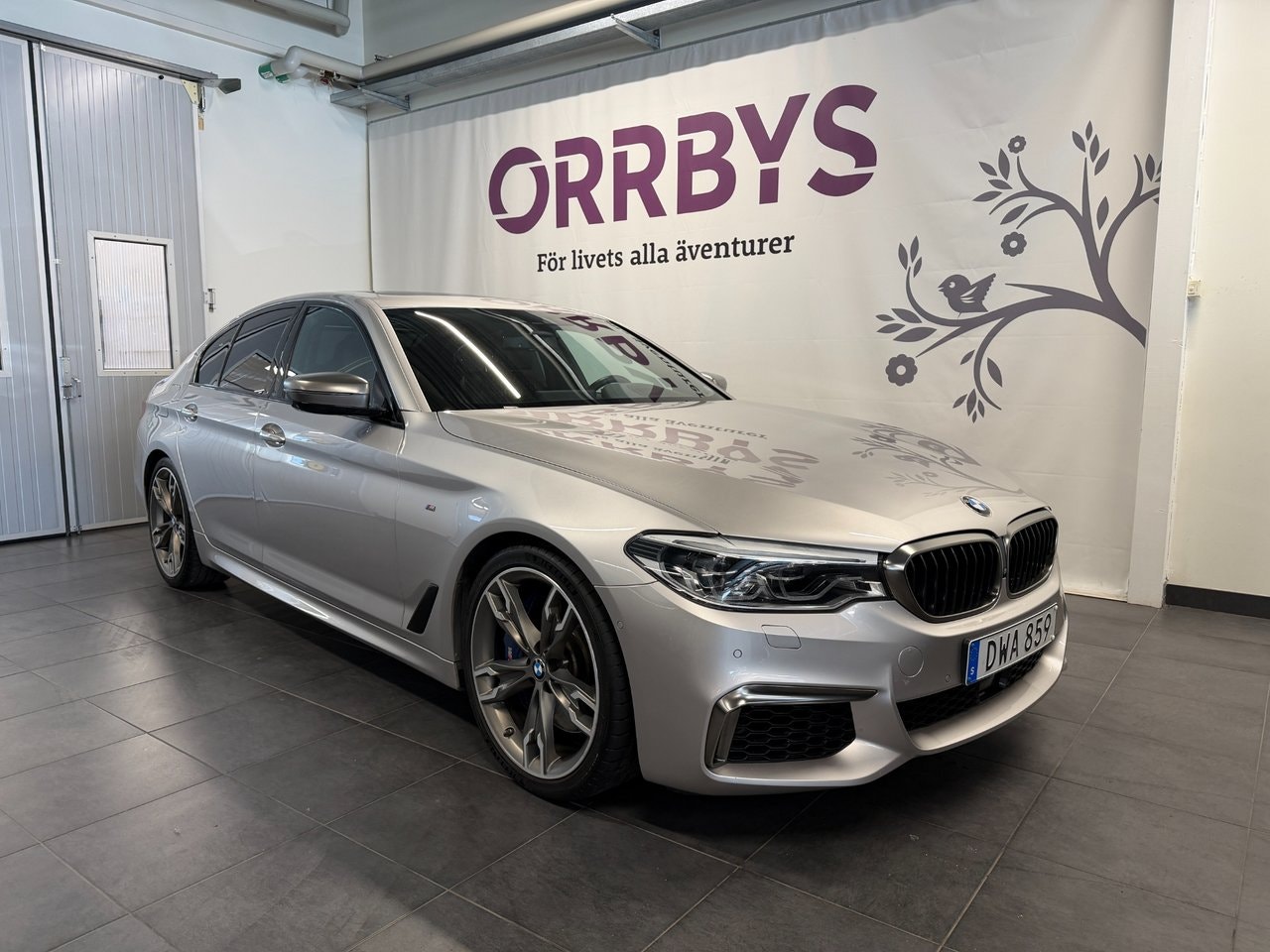 BMW M550