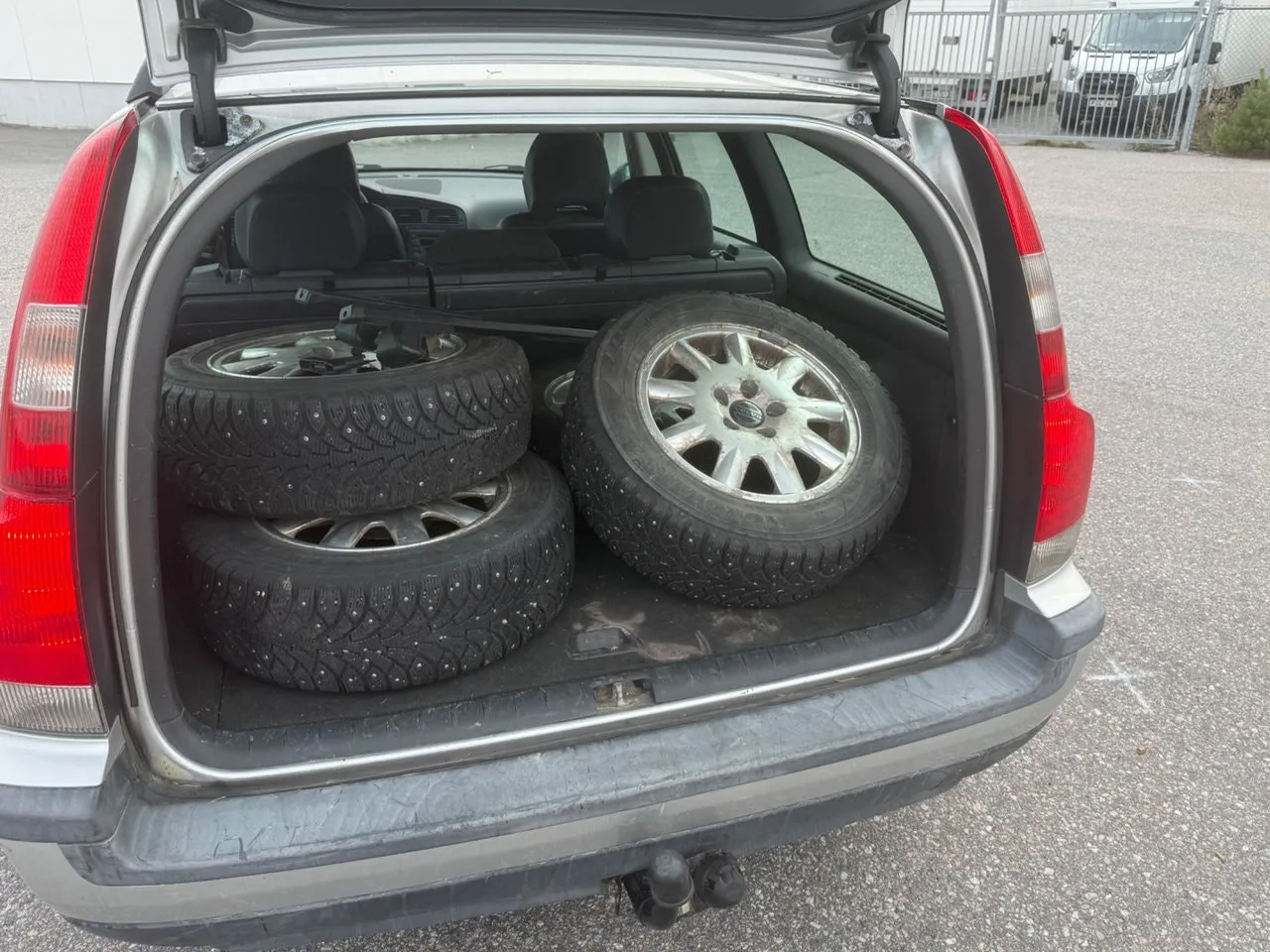 Vehicle image 9