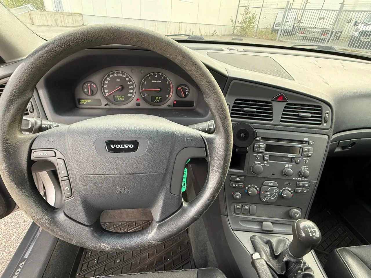 Vehicle image 8