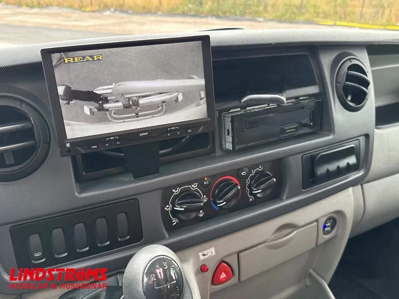 Vehicle image 20
