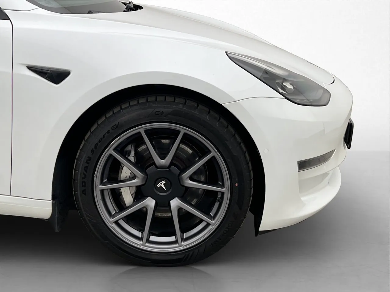 Vehicle image 30