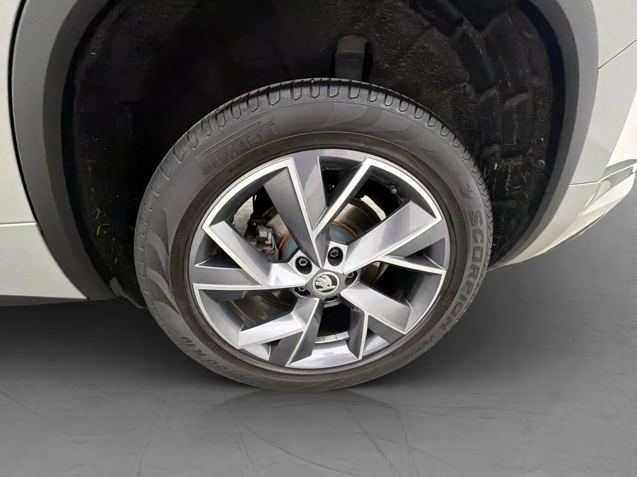 Vehicle image 31