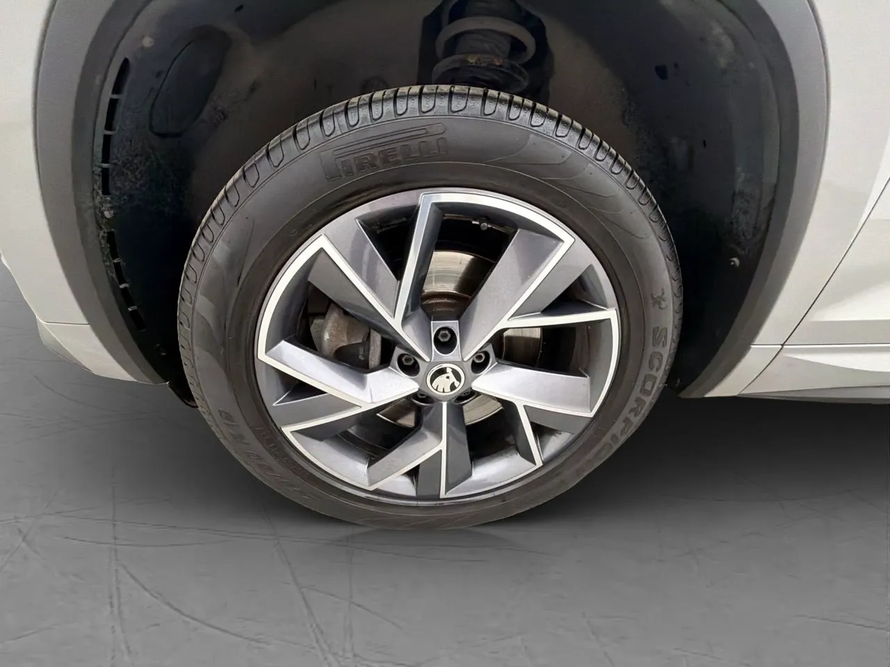 Vehicle image 30