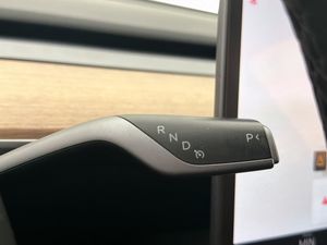 Tesla Model Y bild 27