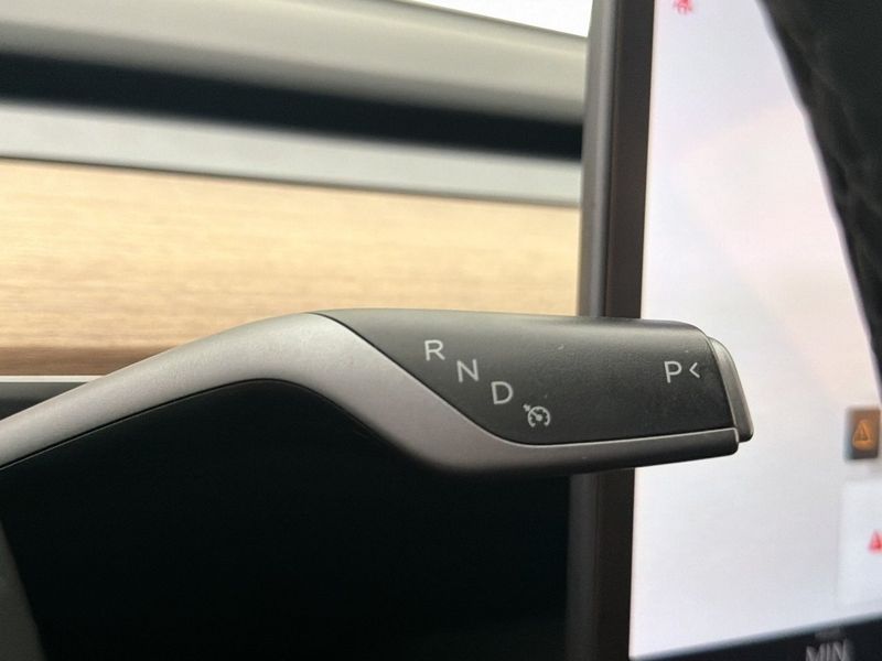 Tesla Model Y bild 27