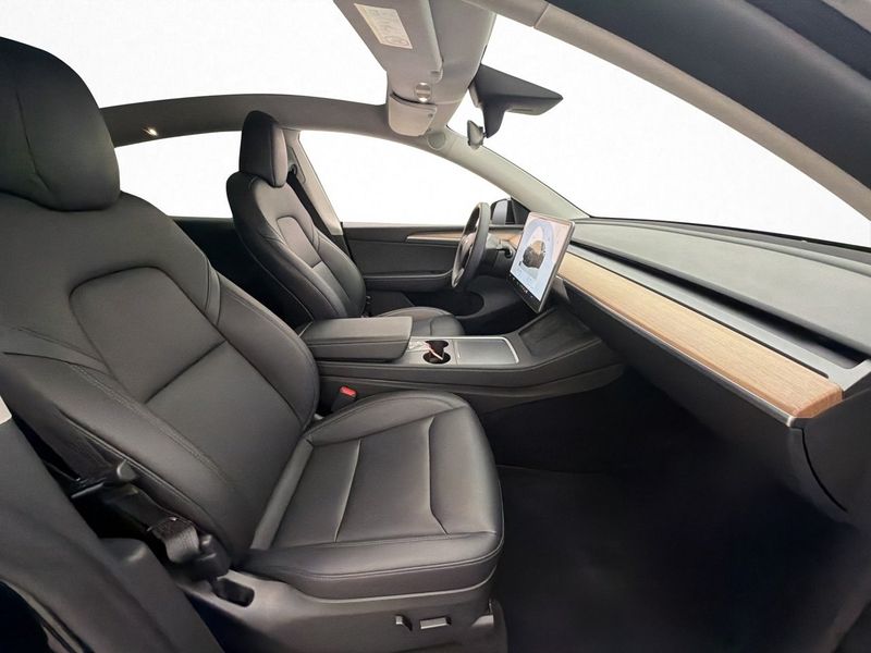 Tesla Model Y bild 11