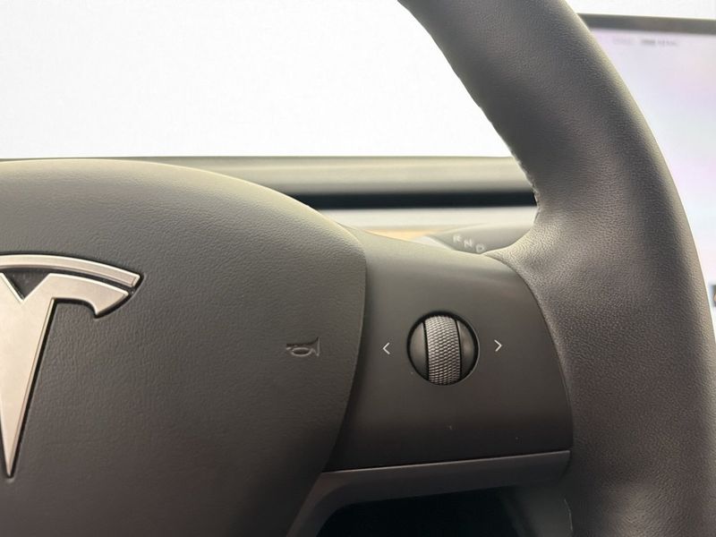 Tesla Model Y bild 20