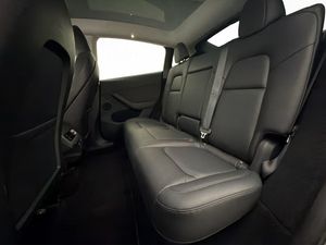 Tesla Model Y bild 17