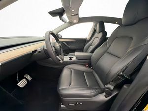 Tesla Model Y bild 13