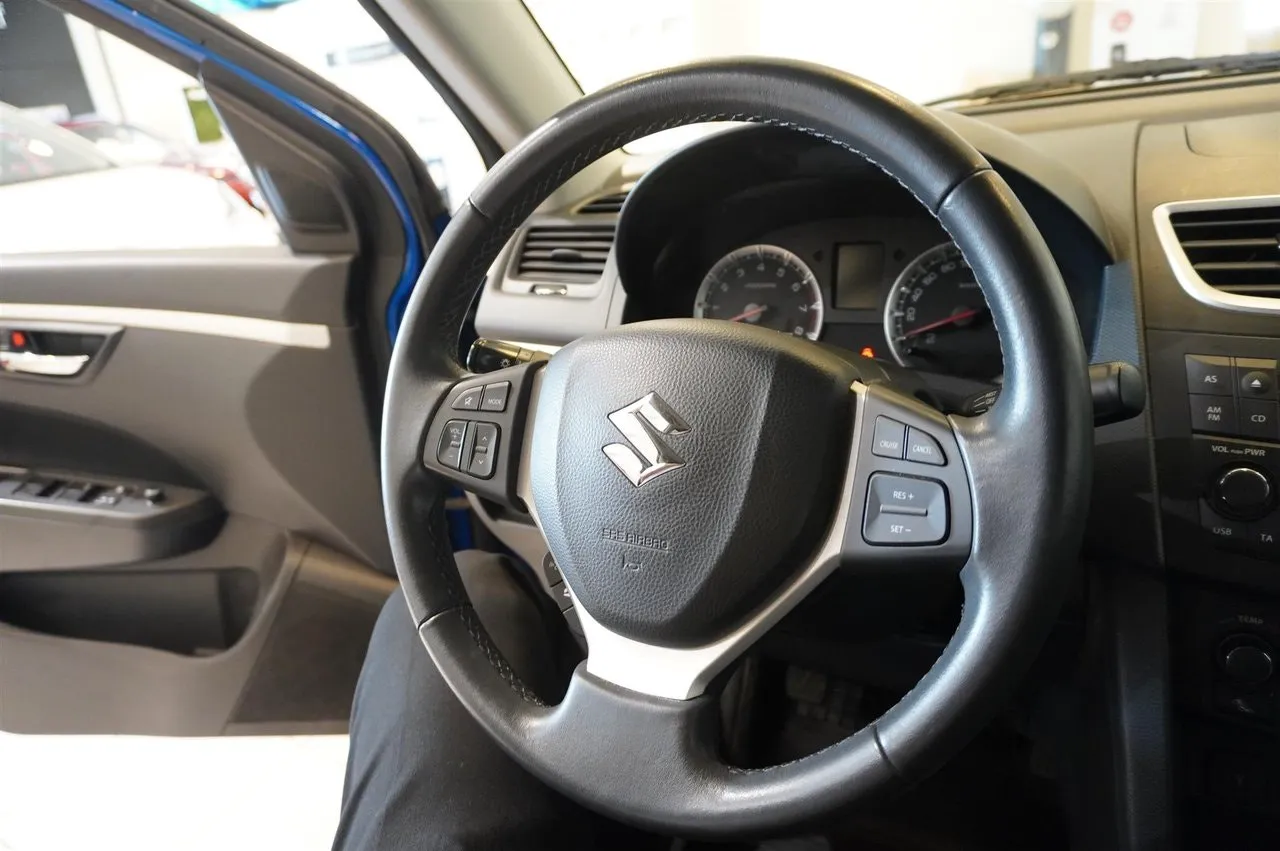 Vehicle image 15