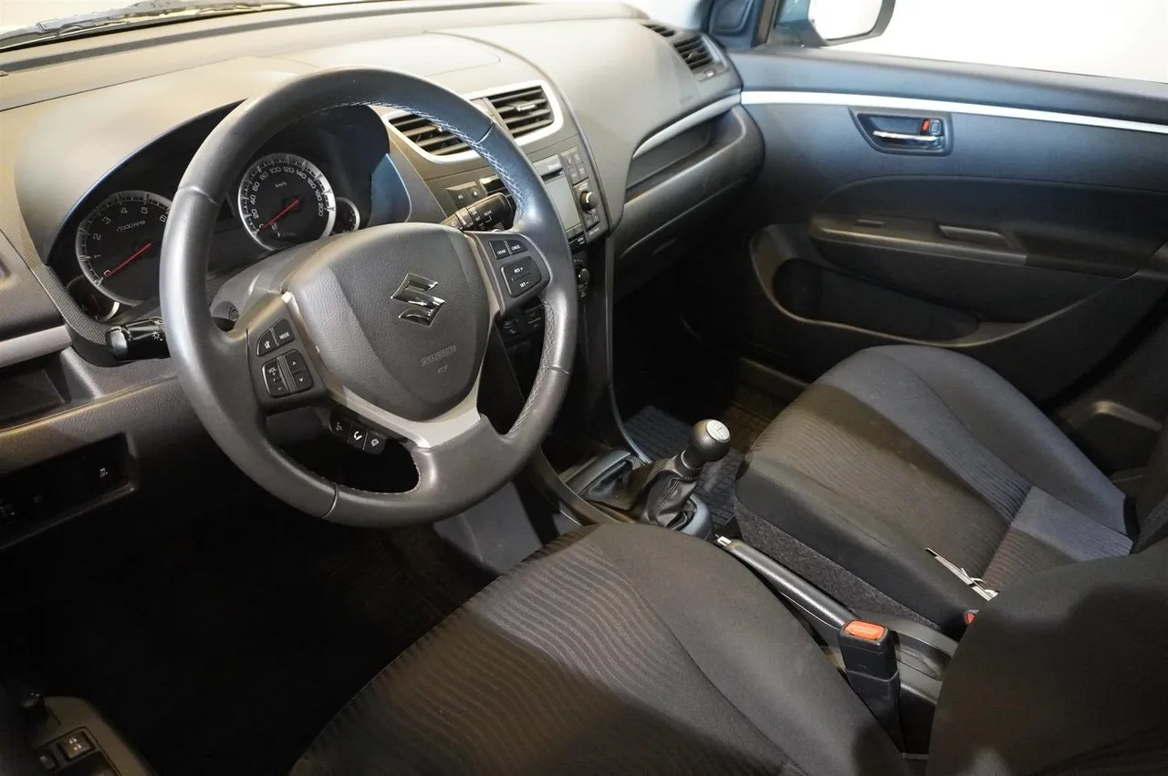 Vehicle image 9