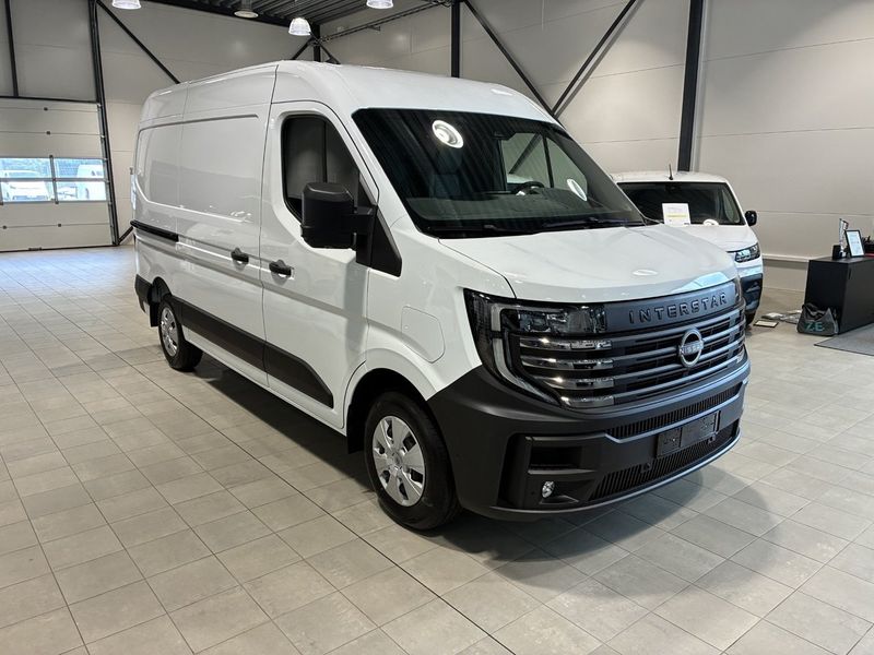 Nissan Interstar bild 2