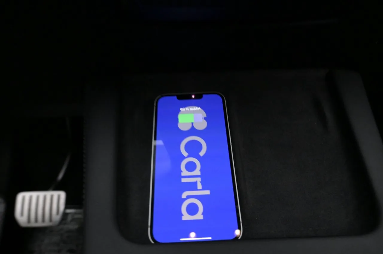 Vehicle image 18