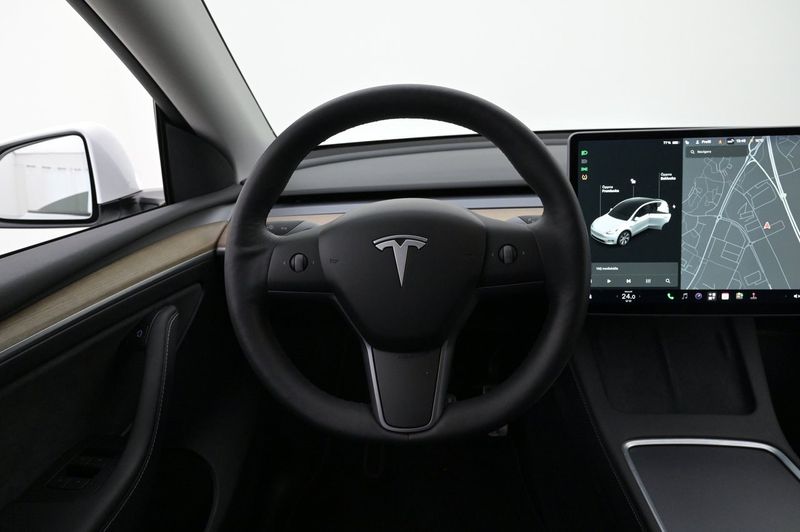 Tesla Model Y bild 7
